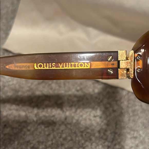 Louis Vuitton Tortoise Shell Sunglasses - Picture 4 of 7